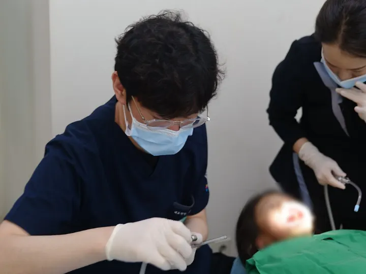 이미지 카드 · 운정에서 치아를 쉽게 포기하지 않는 치과, 뿌리사랑의 진료 기준